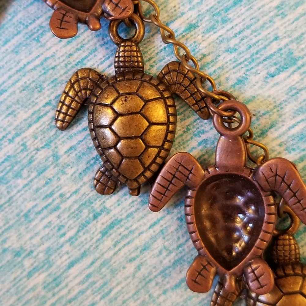 NWT Turtle Charms Copper Atq Gold Plated 8Pc - Picture 1 of 8